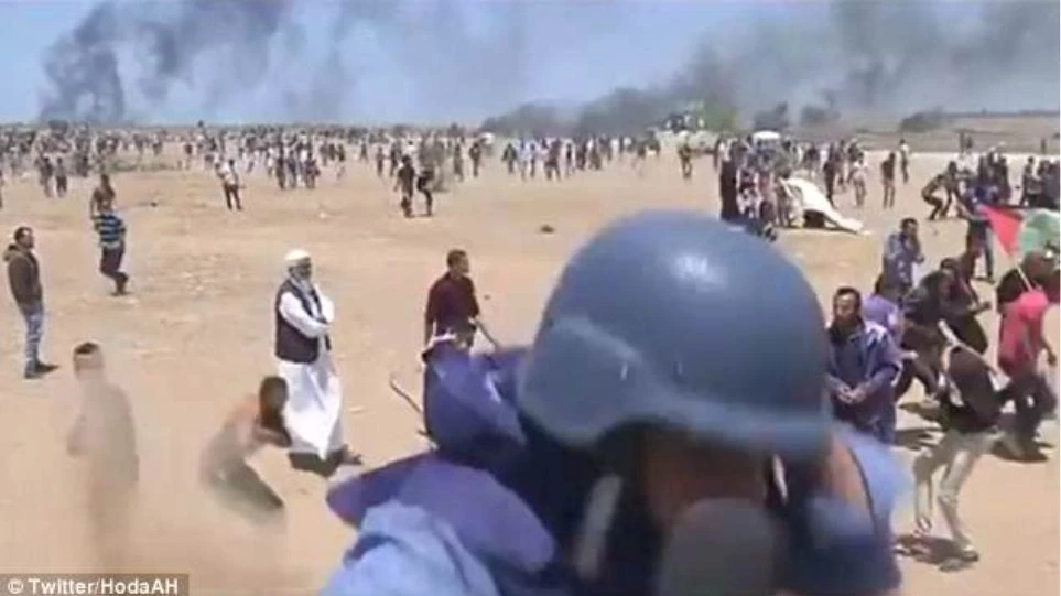 Βίντεο που κόβει την ανάσα! Η στιγμή που δημοσιογράφος του Al Jazeera δέχεται τα πυρά Ισραηλινού ελεύθερου σκοπευτή